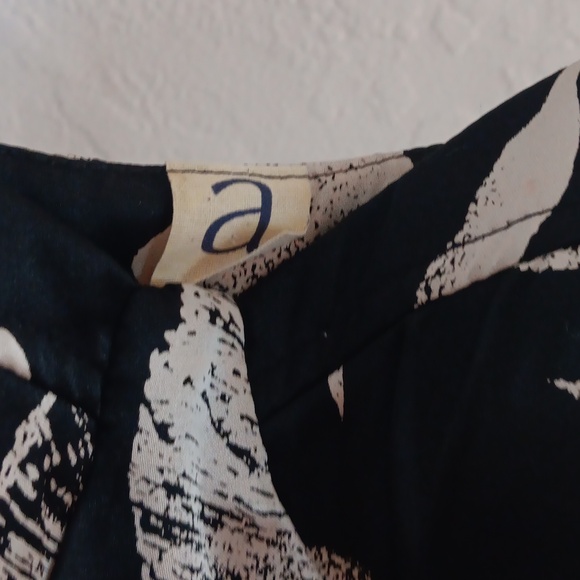 Black and White Floral Satin Dress - Size M - Picture 3 of 6